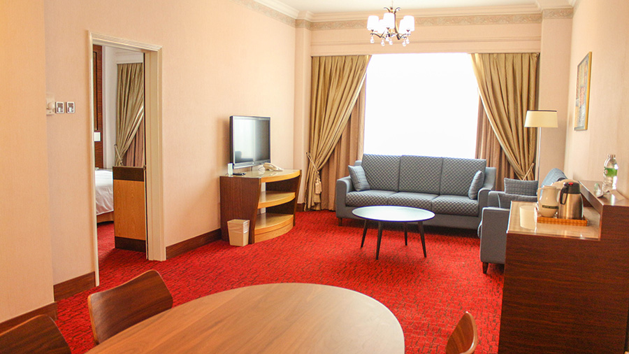 SUITE ROOM