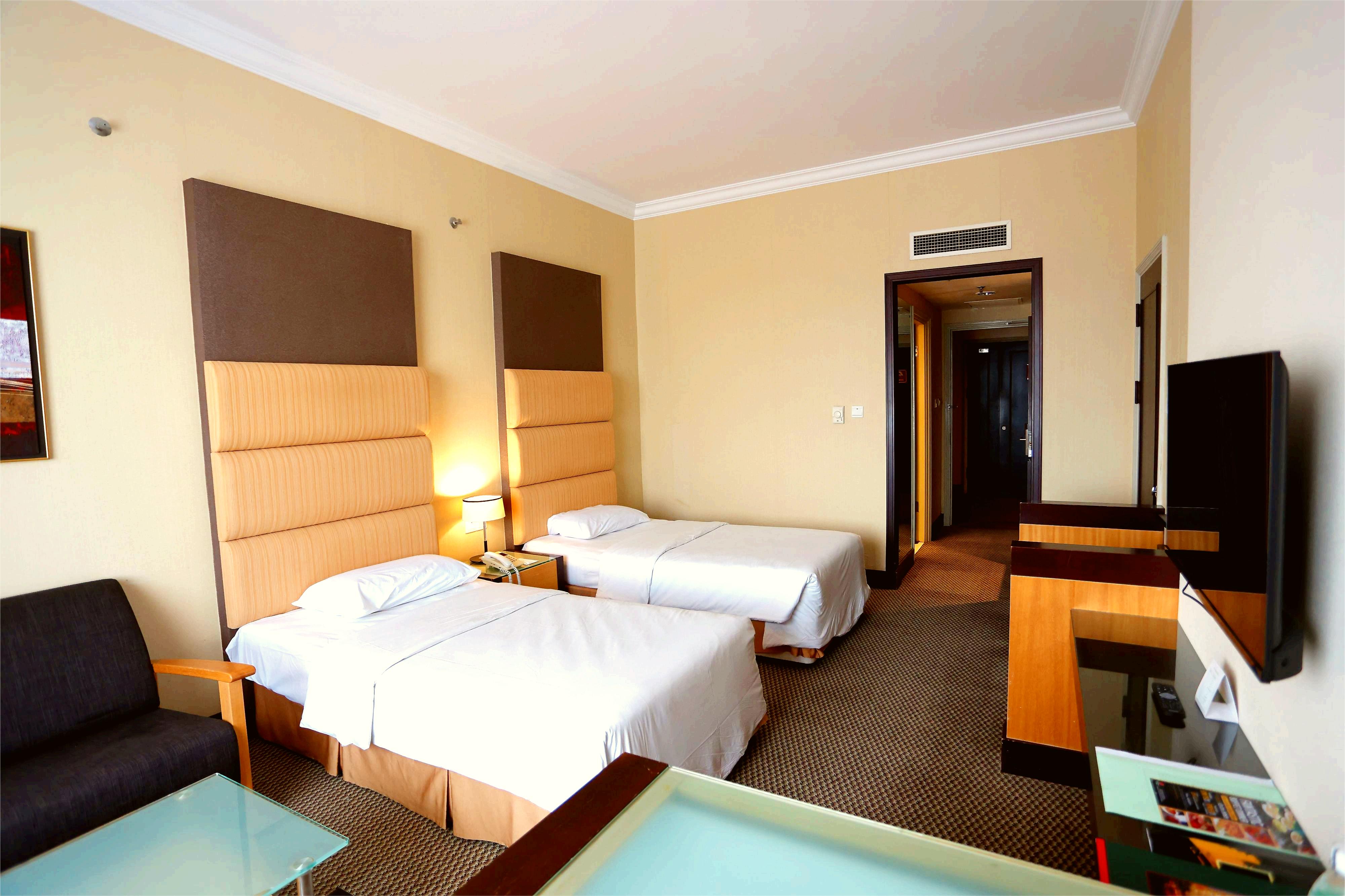 DELUXE ROOM