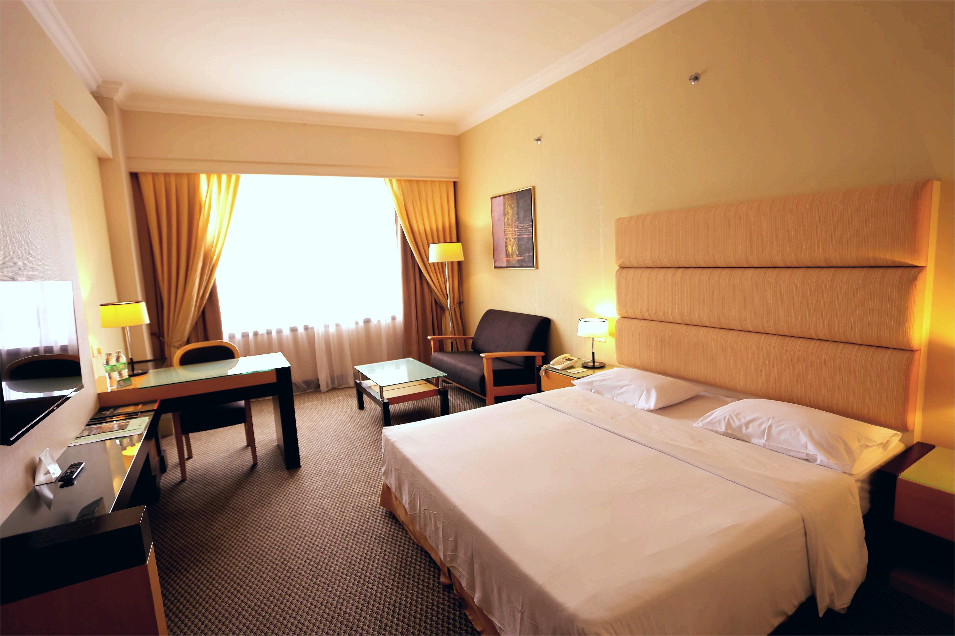 DELUXE ROOM